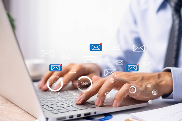 What is Email in Hindi